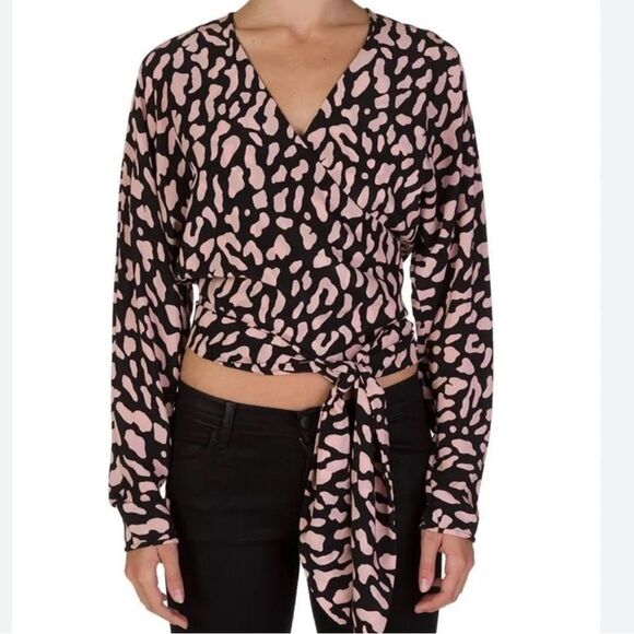 Diane Von Furstenberg (DVF) 100% Silk Pink and Black Leopard print wrap top -- L - Picture 3 of 13